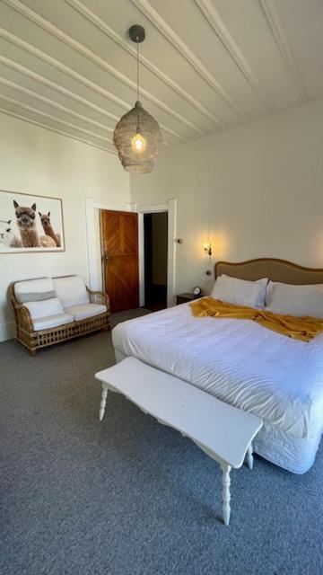 Motel The Clive Hideaway Extérieur photo