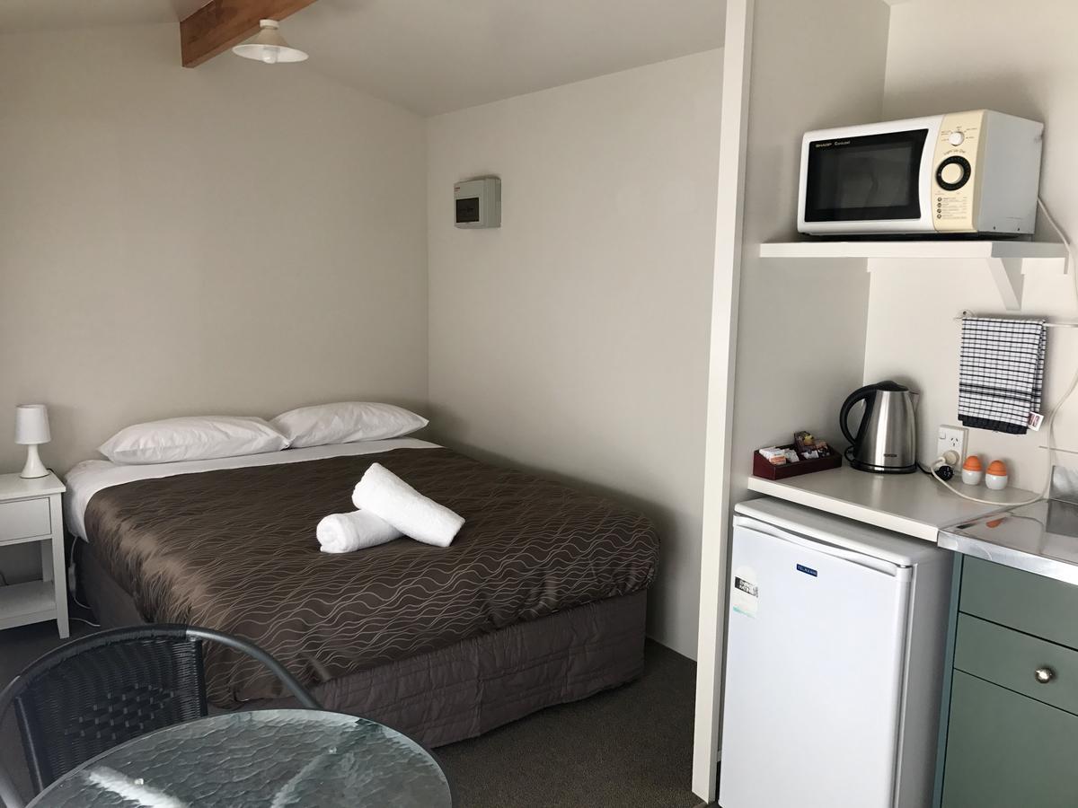 Motel The Clive Hideaway Extérieur photo