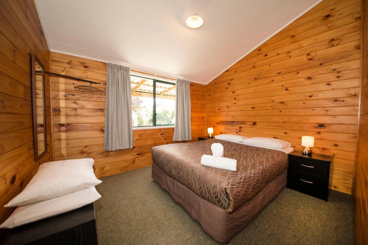 Motel The Clive Hideaway Extérieur photo